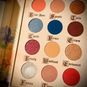 BRAND NEW STORY BOOK cosmetics PALETTE